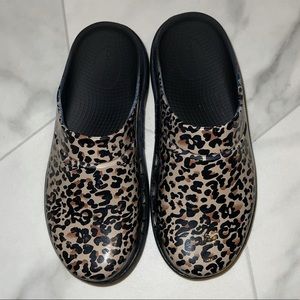 OOFOS women’s size 8